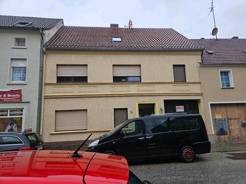 Foto - Wohnhaus mit Nebengebäude - 350.000,00 EUR Kaufpreis,