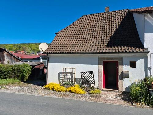 Foto - Haus mit Grundstück - 55.000,00&nbsp;EUR Kaufpreis, ca.&nbsp; 85,00&nbsp;m&sup2;