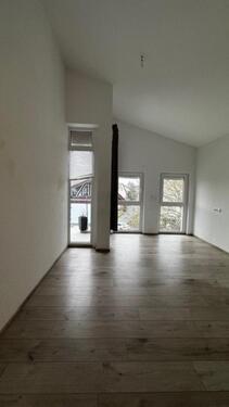 Foto - Helle 2-Zimmer-Wohnung mit Balkon & Tiefgaragenstellplatz