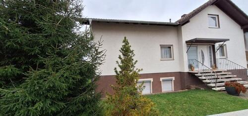 Foto - Geräumiges Einfamilienhaus Ortsrandlage Echzell OT