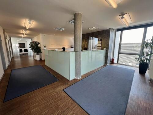Foto - Repräsentativ & bezugsbereit Bürofläche mit 221 m²