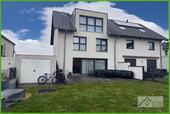 Foto - + 5PLUS + RAUMWUNDER FÜR DIE GANZE FAMILIE: DHH MIT GARTEN, GARAGE & EBK IN GUTER LAGE VON ALSDORF +