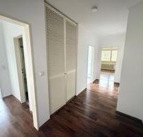 Helle 2-Zimmer-Wohnung mit Balkon in Ost-Nürnberg