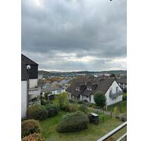 TOP-Wohnung: Teilmöbliert, Balkon mit Weitblick und Parkett - Meinerzhagen