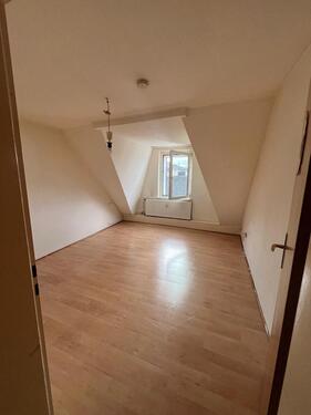 Foto - Gepflegte Dachgeschosswohnung zu vermieten