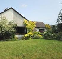 Freistehendes EFH auf Südwest-Eckgrundstück (851 m²) – Feldblick - Ober-Mörlen