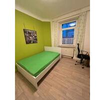 1 WG Zimmer in Kulmbach - 385,00&nbsp;EUR Kaltmiete, ca.&nbsp; 15,00&nbsp;m&sup2; in Bayreuth (PLZ: 95444) City