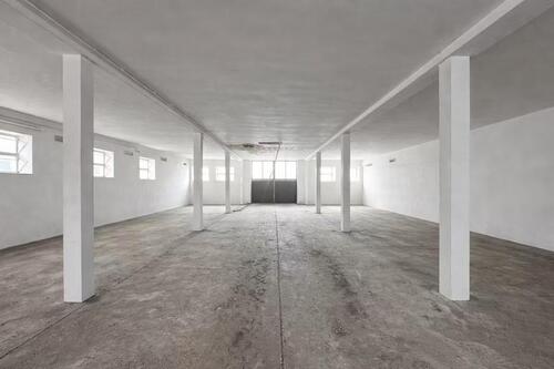 Foto - Halle Lagerfläche Lagerraum Garage Hobbyraum Stellplatz ab sofort