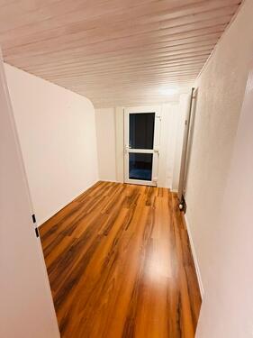 Foto - 3-Zimmer-Souterrainwohnung 130 qm in Leeheim zu vermieten