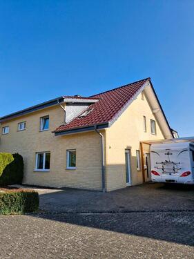 Foto - Doppelhaushälfte - Wohnen in bester Lage, Spielstraße & Sackgasse