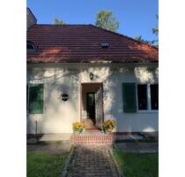 Liebevoll renoviert und voll möbliert. Denkmalgeschütztes Haus auf Zeit zu vermieten - Potsdam