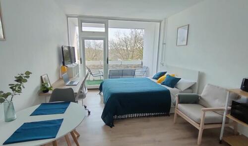 Foto - Bring mal deinen Koffer mit - dein voll ausgestattetes neues Zuhause in Forstenried wartet auf dich!