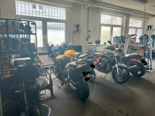 Foto - Motorrad Stellplatz auch für Schrauber