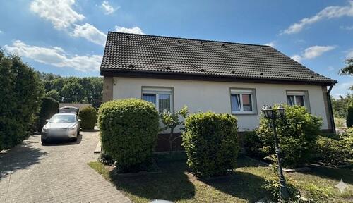 Foto - Einfamilienhaus mit Nebengebäude, Doppelgarage, Außenküche, …
