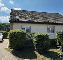 Einfamilienhaus mit Nebengebäude, Doppelgarage, Außenküche, … - Eisenhüttenstadt