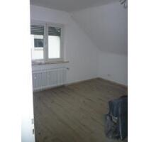 Büroraum zu vermieten mit speratem WC und großem Flur - Ostfildern