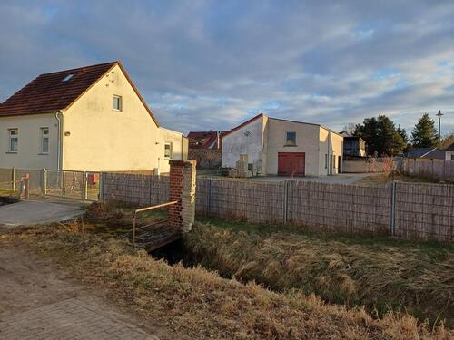 Foto - Einfamilienhaus mit großem Grundstück