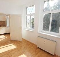 Helle 2-Zimmer Wohnung mit Einbauküche in Plauen