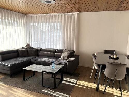 Foto - Lichtdurchflutete 4,5-Zimmer-Wohnung mit großzügigem Balkon und Einzelgarage