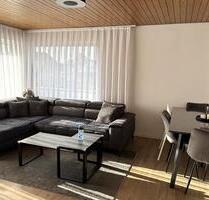 Lichtdurchflutete 4,5-Zimmer-Wohnung mit großzügigem Balkon und Einzelgarage - Asperg