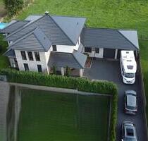 Einzelstück -Traumhaus: 308 m² Wohnkomfort, Wellness & Feldblick - Calberlah