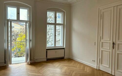 Foto - Atemberaubende 5-Zimmer-Altbauwohnung im Erstbezug nach Modernisierung mit EBK I 2 Balkonen I 2 Bädern