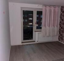 Wohnen - 01. OG - rechts - Zypressenstraße 44 - Emden Tholenswehr