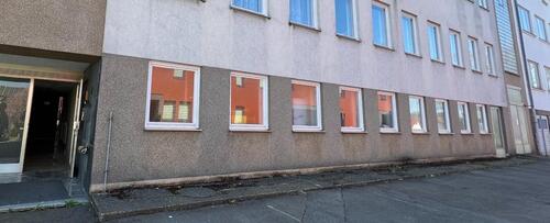 Foto - Erdgeschoss Raum mit Fenstern (Abstellraum o. Umbau zu LadenBüro