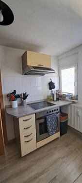 Foto - * Großzügige DG 2-Zimmer mit Wanne, EBK und Laminat in traumhafter Lage! * Garten mgl.!