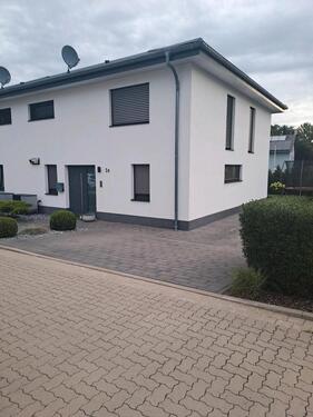 Foto - Moderne Doppelhaushälfte mit Garten!