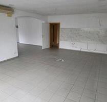 Büro, Wohnung mit Terrasse , Halle in 61138 gewerblich zu vermie - Schöneck