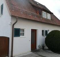 Haus mit zusätzlich bebaubarem Grundstück - Rottenburg an der Laaber