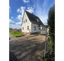 Bauernhaus Einfamilienhaus Randlage 1ha Land - Bausendorf