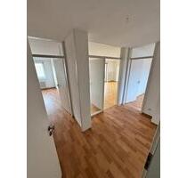 5 Zimmer Wohnung mit 2 Balkon, Garage,Keller - Eisenberg (Pfalz)