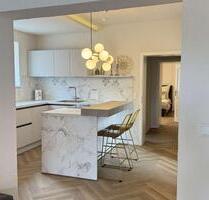 Stilvoll möblierte 2,5-Zimmer-Wohnung (80 m²) mit Terrasse & Stellplatz in Landau-Arzheim - Landau in der Pfalz