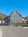 Foto - altes Bauernhaus mit Nebengebäuden und großem Grundstück