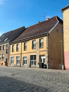 Foto - 8 Zimmer Mehrfamilienhaus, Wohnhaus zum Kaufen in Altentreptow