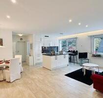 Freie 3 Zimmer Wohnung mit Balkon & Parkplatz - Pforzheim Büchenbronn