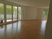 Foto - Lichtdurchflutete moderne 3 Zi Whg direkt am Park EBK Balkon