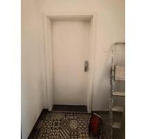 Schöne sanierte 3-Zimmer Altbauwohnung mit Küche u. Tageslichtbad - Oberhausen Borbeck Schöne sanierte 3-Zimmer Altbauwohnung mit Küche u. Tageslichtbad - Oberhausen Borbeck