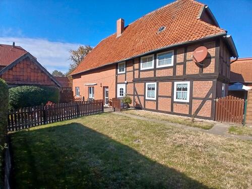 Foto - Haushälte mit Garten in 31249 Hohenhameln Clauen