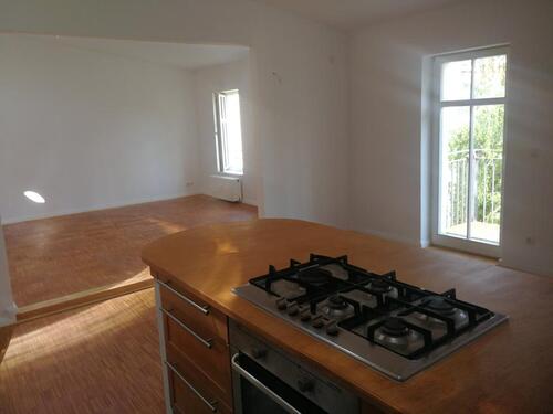 Foto - Stilvolle, geräumige und neuwertige DG-Wohnung mit Balkon