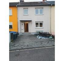 Einfamilienhaus zum vermieten - 1.320,00&nbsp;EUR Kaltmiete, ca.&nbsp; 140,00&nbsp;m&sup2; in Saarbrücken (PLZ: 66128) West