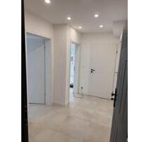 Neu Sanierte 2-Zimmer Wohnung mit Terasse - Augsburg Bärenkeller