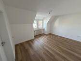 Foto - 3 - Zimmer Wohnung (Saniert) - 750,00&nbsp;EUR Kaltmiete, ca.&nbsp; 70,00&nbsp;m&sup2;
