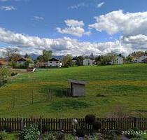 ruhige 4-Zimmerwohnung im OG eines Mehrfamilienhauses - Eglfing