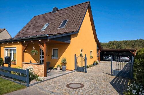 Foto - EFH mit unverbautem Blick ins Grüne