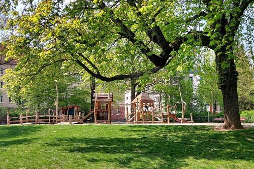 Foto - !! Wohnen am Gerhard-Hauptmann-Platz !! helle 3 Raum-Whg. mit Aufzug, Balkon und Tageslichtbad