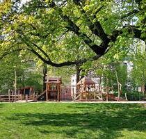 !! Wohnen am Gerhard-Hauptmann-Platz !! helle 3 Raum-Whg. mit Aufzug, Balkon und Tageslichtbad - Chemnitz Kapellenberg