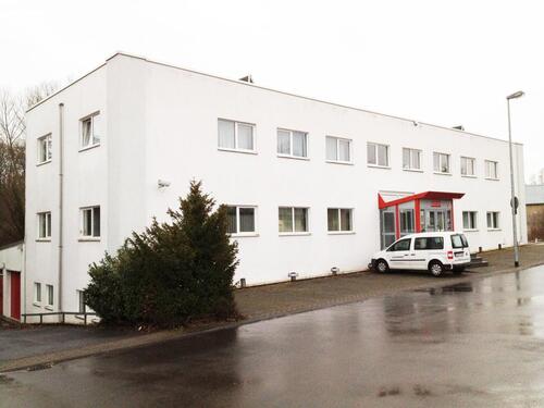 Foto - Ebenerdiger Lagerraum im Anbau an ein Geschäftshaus maklerfrei